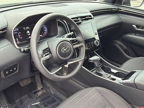 Used 2024 Hyundai Santa Cruz SE image 16