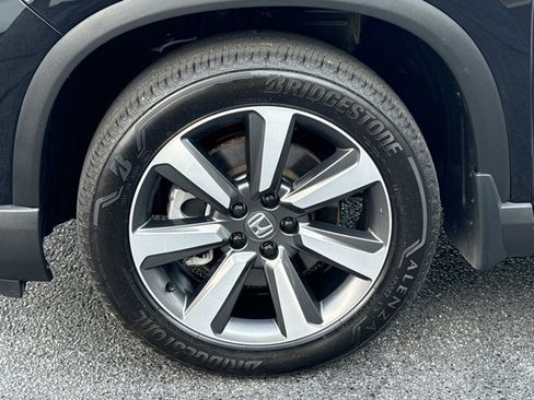 Used 2025 Honda Pilot Touring image 19