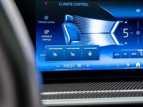 Certified 2024 BMW X7 M60i image 27