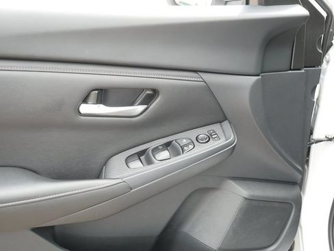 Used 2024 Nissan Sentra SV FWD image 16