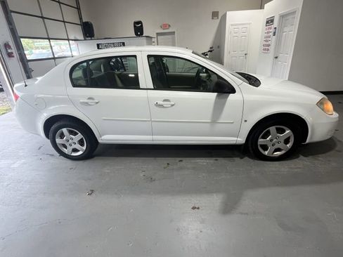 Used 2007 Chevrolet Cobalt LS w/ Enhanced Safety Package image 2