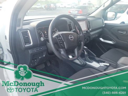Used 2023 Nissan Frontier SV image 12