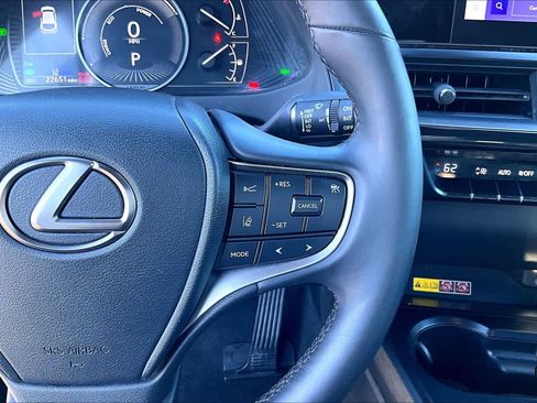 Used 2023 Lexus UX 250h FWD image 23