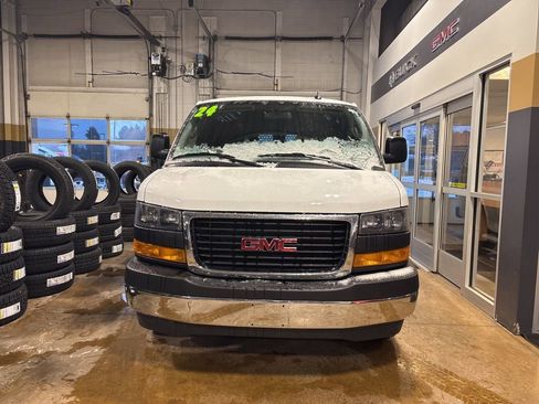 Used 2024 GMC Savana 2500 w/ Driver Convenience Package image 5