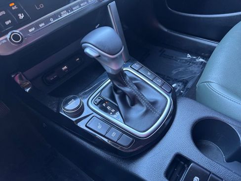 Used 2024 Kia Seltos SX image 19