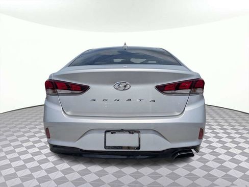 Used 2018 Hyundai Sonata SEL w/ Tech Package 02 FWD image 4