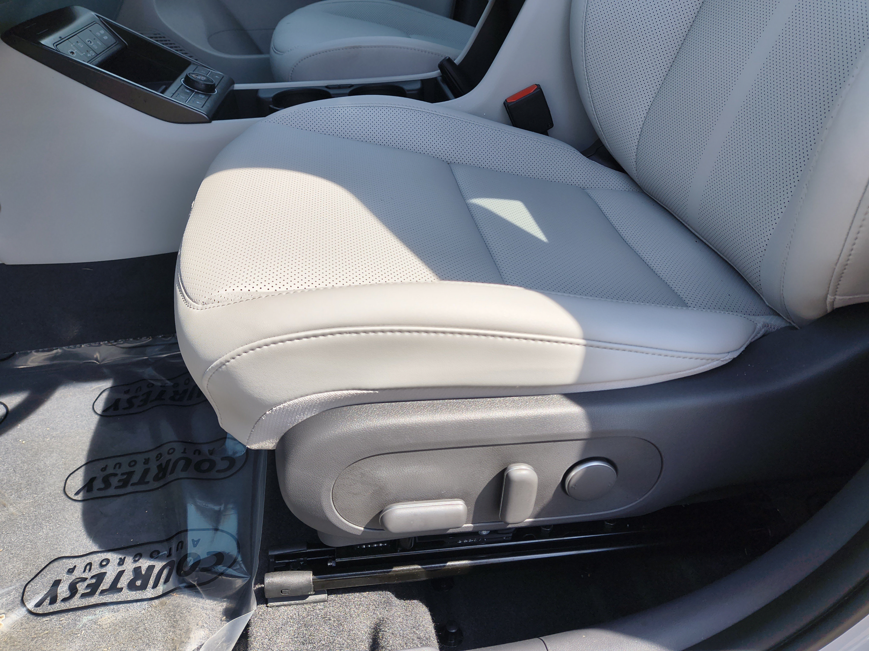 Certified 2026 Hyundai Kona Limited FWD image 22