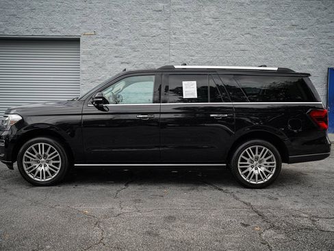 Used 2022 Ford Expedition Max Limited image 9