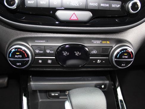 Used 2023 Kia Soul S FWD image 14