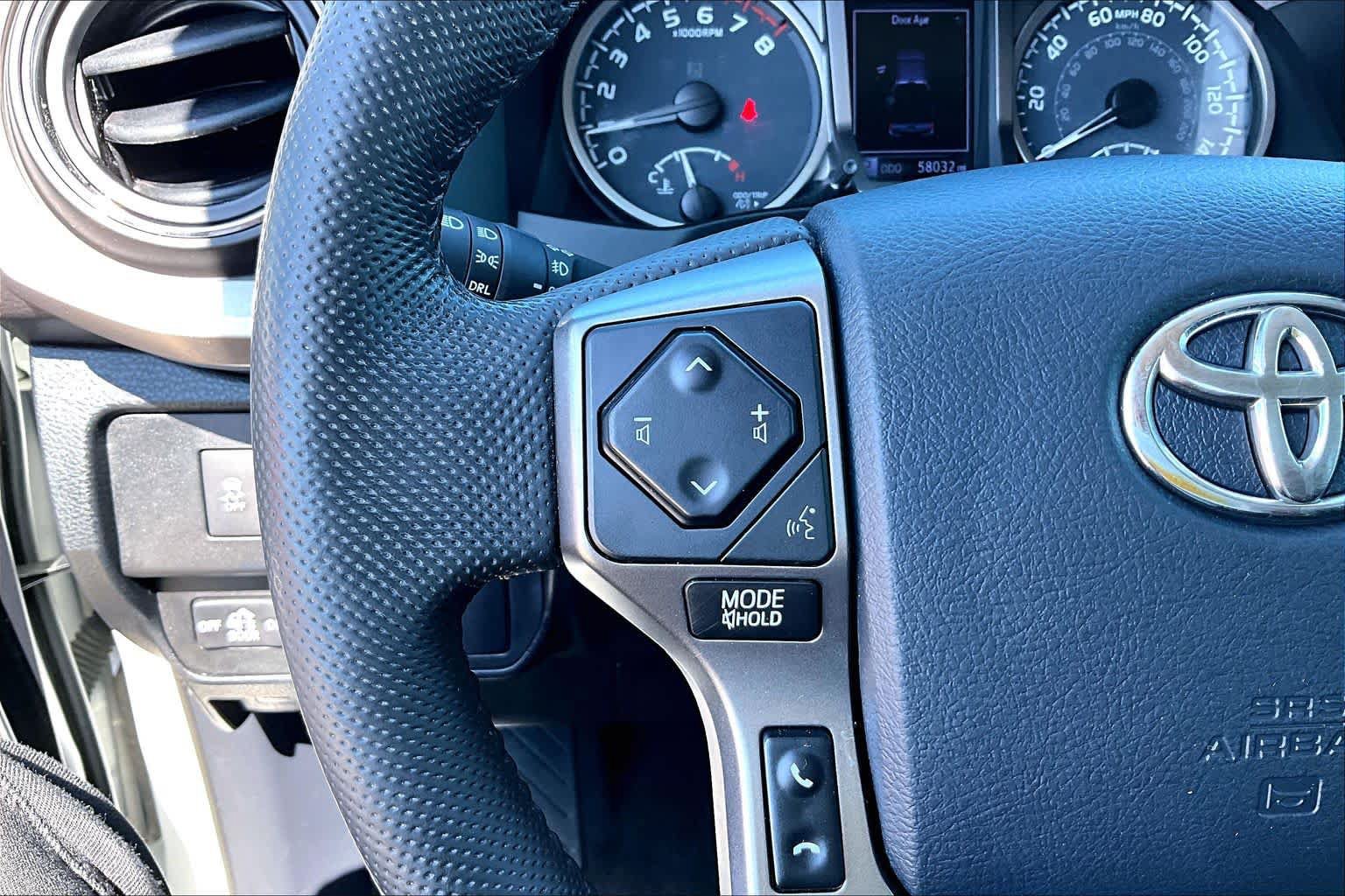 Used 2020 Toyota Tacoma SR5 RWD image 24