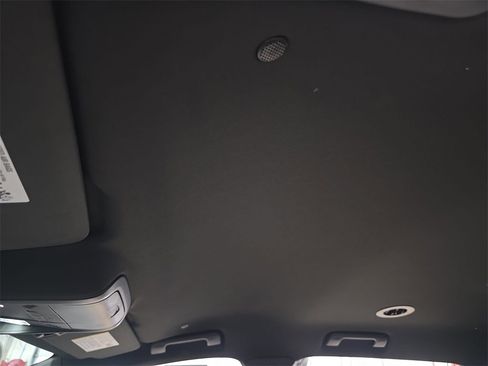 Certified 2023 Buick Enclave Essence image 32