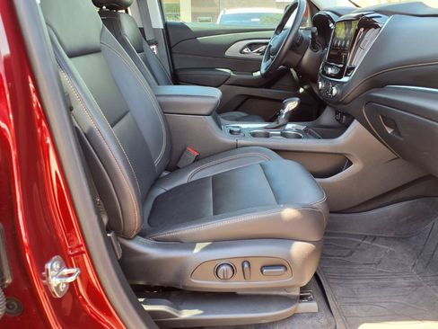 Used 2021 Chevrolet Traverse RS w/ LPO, Floor Liner Package FWD image 11