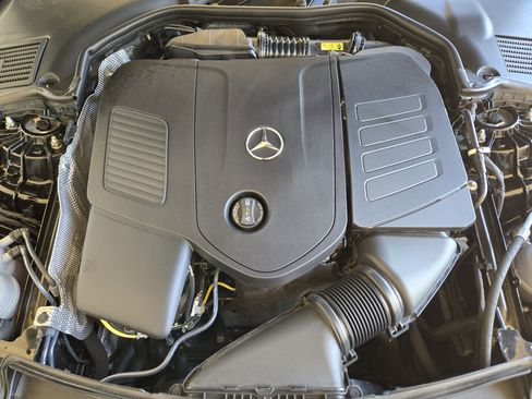 Used 2025 Mercedes-Benz C 300 Sedan image 31