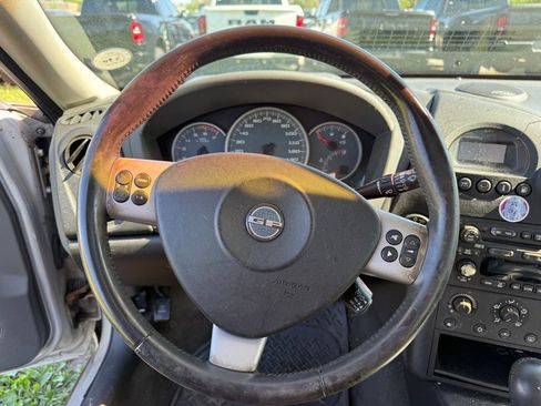 Used 2004 Pontiac Grand Prix GT2 w/ Leather Trim Pkg FWD image 13
