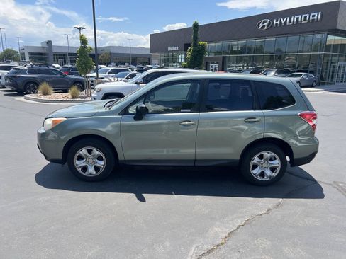 Used 2014 Subaru Forester 2.5i AWD/4WD image 12