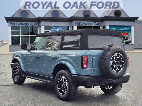 Used 2022 Ford Bronco Outer Banks image 2