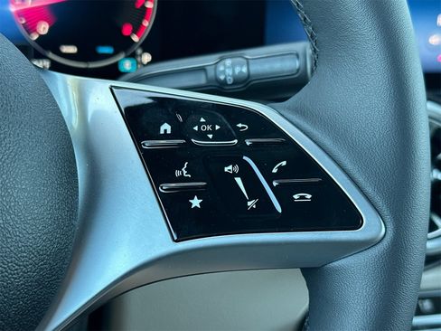 New 2026 Mercedes-Benz GLB 250 image 26