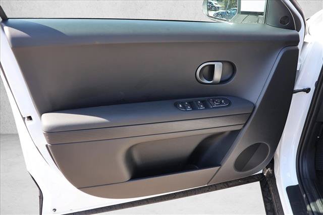 New 2027 Hyundai Ioniq 5 SEL AWD/4WD image 12
