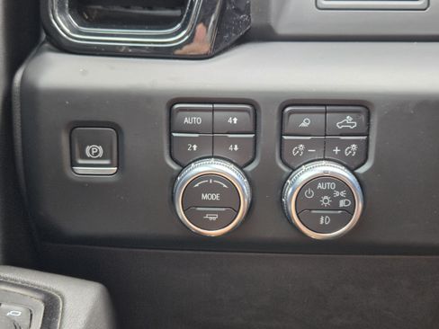 Used 2023 GMC Sierra 1500 AT4 w/ AT4 Premium Package AWD/4WD image 19