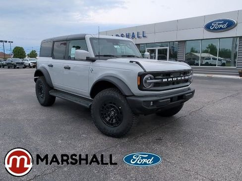 New 2026 Ford Bronco Outer Banks w/ Sasquatch Package AWD/4WD image 1