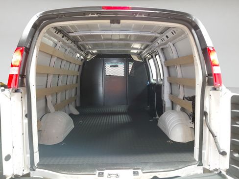 Used 2025 Chevrolet Express 2500 w/ Driver Convenience Package RWD image 12