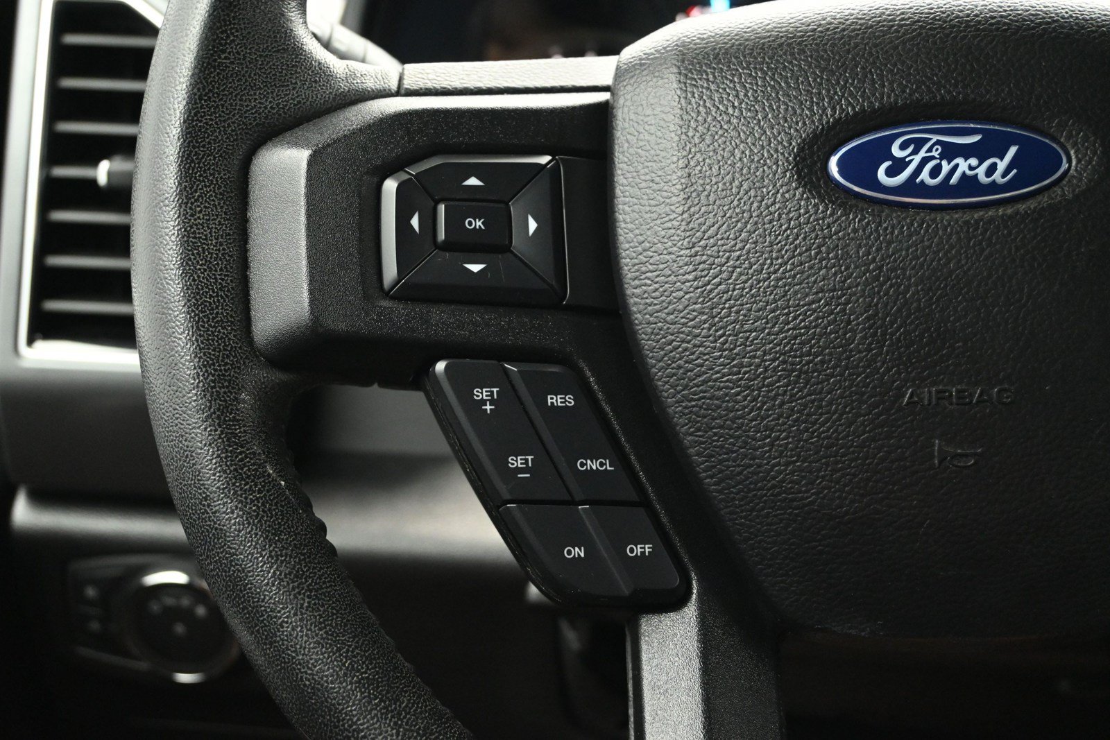 Used 2020 Ford F150 XLT w/ Equipment Group 302A Luxury AWD/4WD image 19