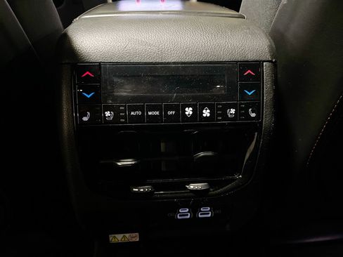 Used 2022 Jeep Grand Cherokee L Summit image 27