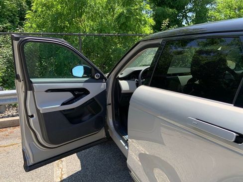 Certified 2024 Land Rover Range Rover Evoque Dynamic SE image 10