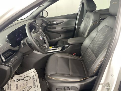 Used 2025 Buick Envista Avenir image 19