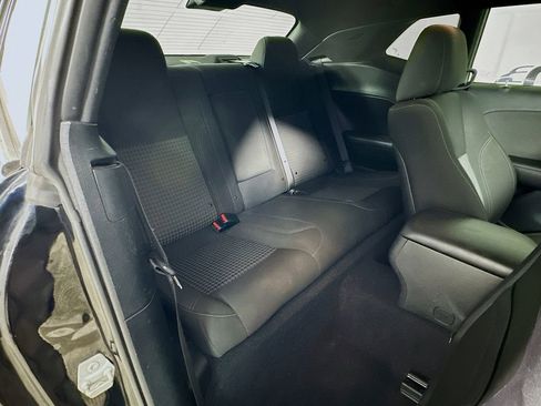 Used 2019 Dodge Challenger SXT RWD image 32