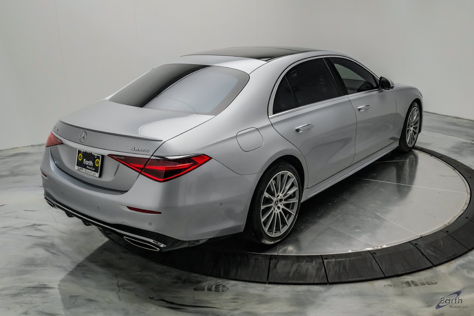 Used 2022 Mercedes-Benz S 580 4MATIC Sedan w/ AMG Line Package image 22