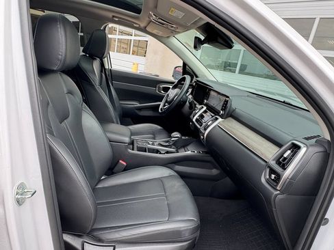 Used 2023 Kia Sorento S w/ Panoramic Sunroof Package AWD/4WD image 28