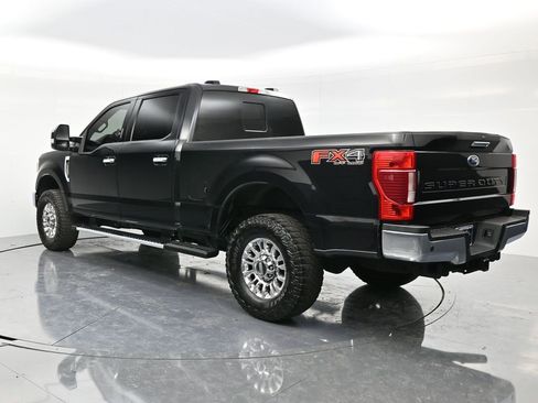 Used 2022 Ford F250 XLT w/ XLT Premium Package image 7