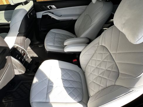 Used 2024 BMW X7 xDrive40i w/ Parking Assistance Package image 31