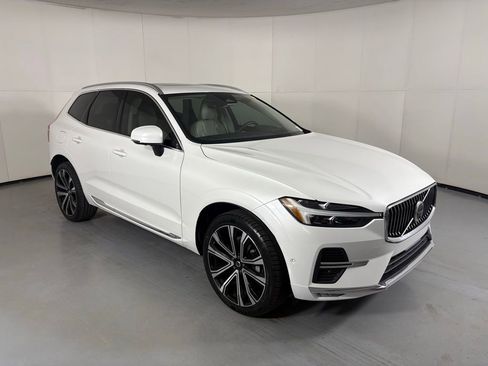 Used 2023 Volvo XC60 B5 Ultimate w/ Protection Package FWD image 2