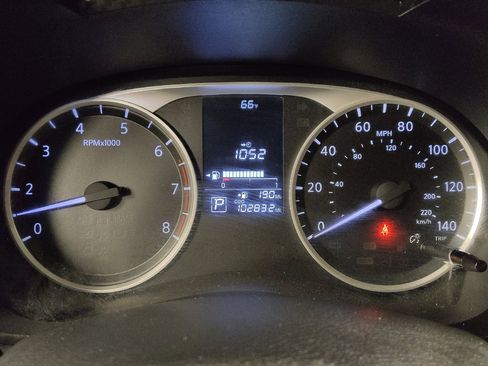Used 2020 Nissan Versa S FWD image 23
