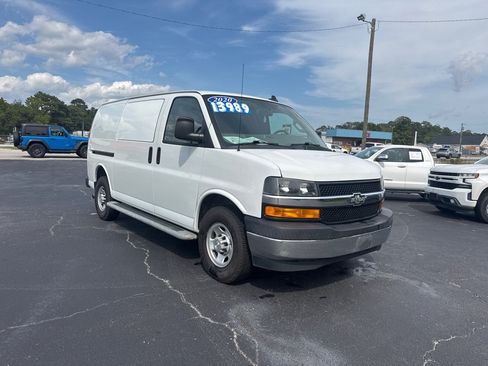 Used 2020 Chevrolet Express 2500 w/ Driver Convenience Package RWD image 7
