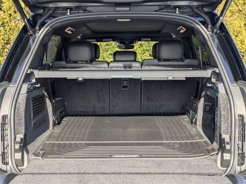 New 2026 Land Rover Range Rover Long Wheelbase SE image 16