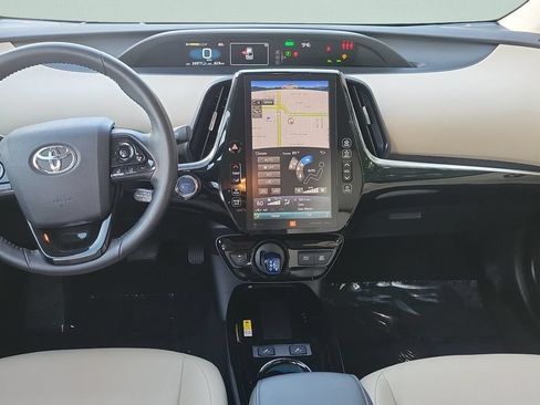 Used 2022 Toyota Prius Limited FWD image 11