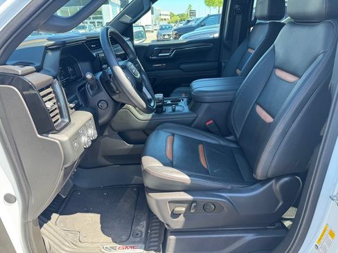 Used 2024 GMC Sierra 1500 AT4 w/ Technology Package AWD/4WD image 27