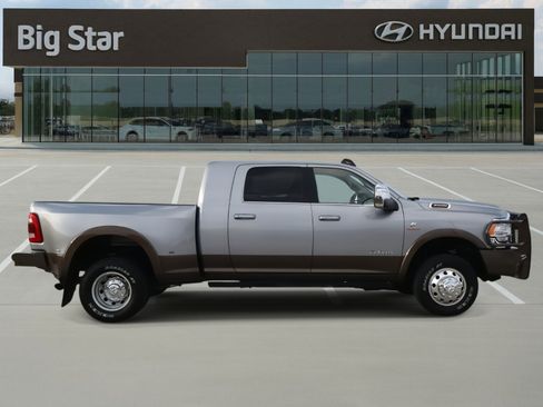 Used 2024 RAM 3500 Limited image 5