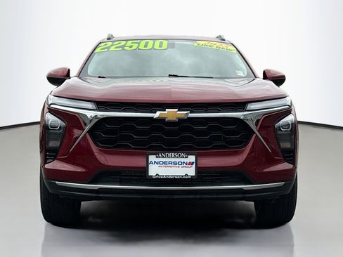 Used 2025 Chevrolet Trax LT w/ LT Convenience Package FWD image 17