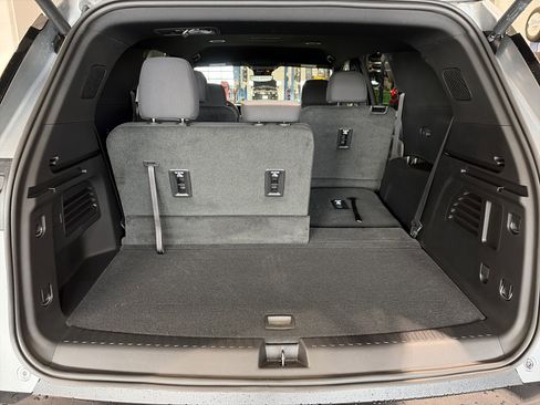 New 2026 Chevrolet Traverse LT w/ Midnight/Sport Edition image 7