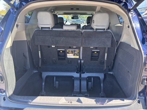 Used 2022 Toyota Sienna XLE image 31