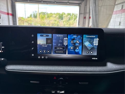 Used 2026 Nissan Kicks SV FWD image 15