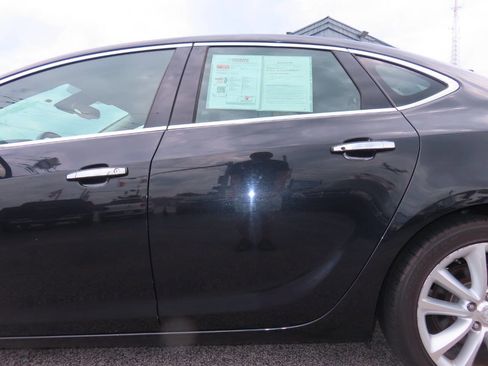 Used 2013 Buick Verano FWD image 28