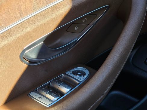 Used 2017 Mercedes-Benz E 300 RWD Sedan image 27