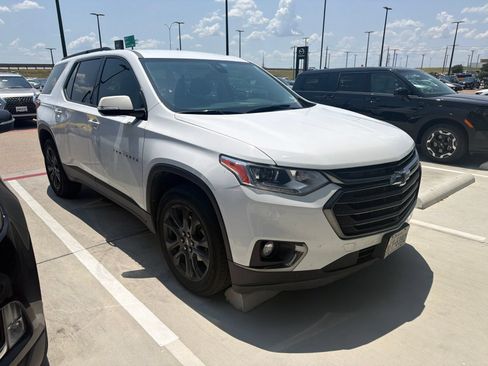 Used 2020 Chevrolet Traverse RS w/ LPO, Floor Liner Package FWD image 3