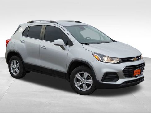 Used 2019 Chevrolet Trax LT w/ LT Convenience Package image 1