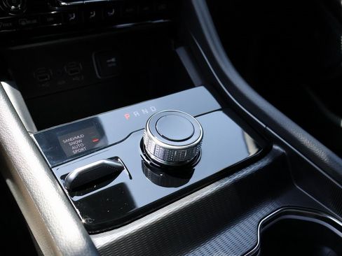 New 2025 Jeep Grand Cherokee L Limited w/ Black Appearance Package image 38